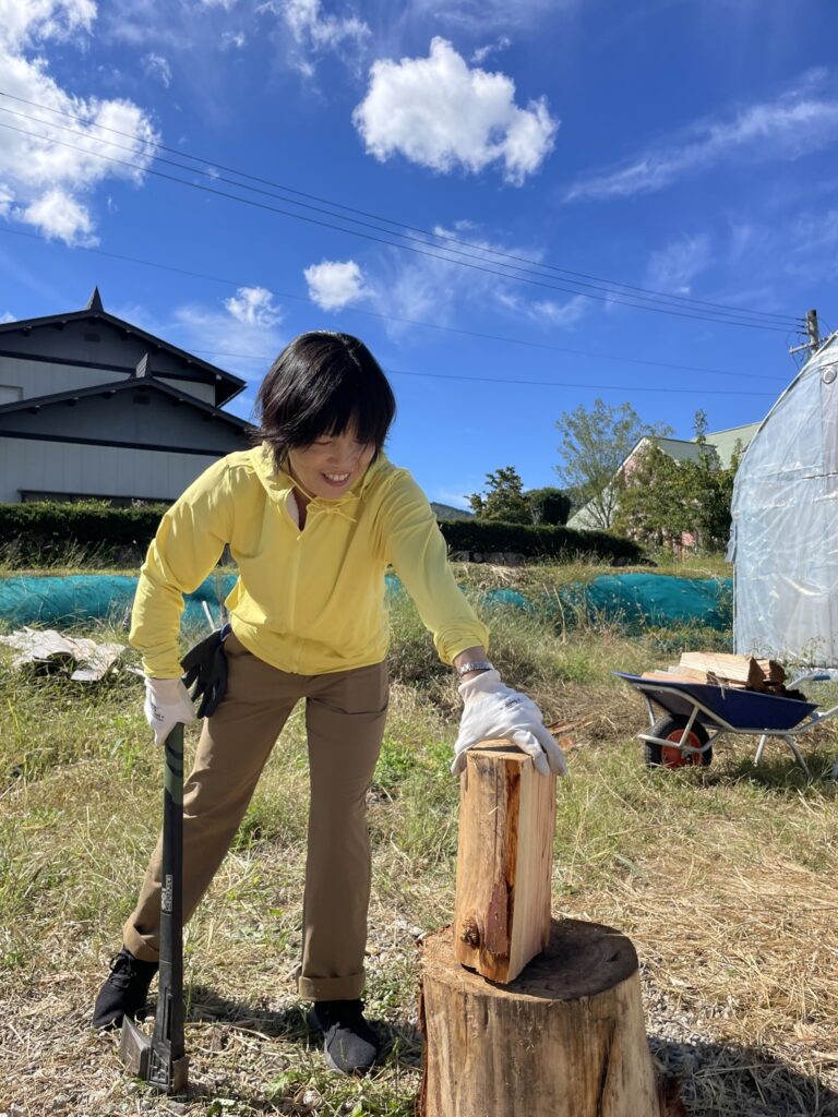 ヒダスケツアー！池田農園さんでミニトマト収穫＆薪割りヒダスケ！を行いました