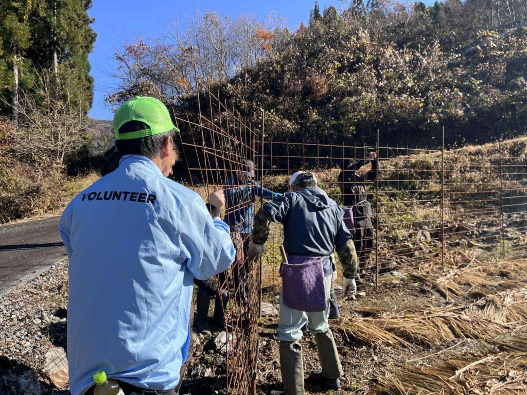 果樹をケモノから守ろう！獣害対策柵設置のお手伝い！