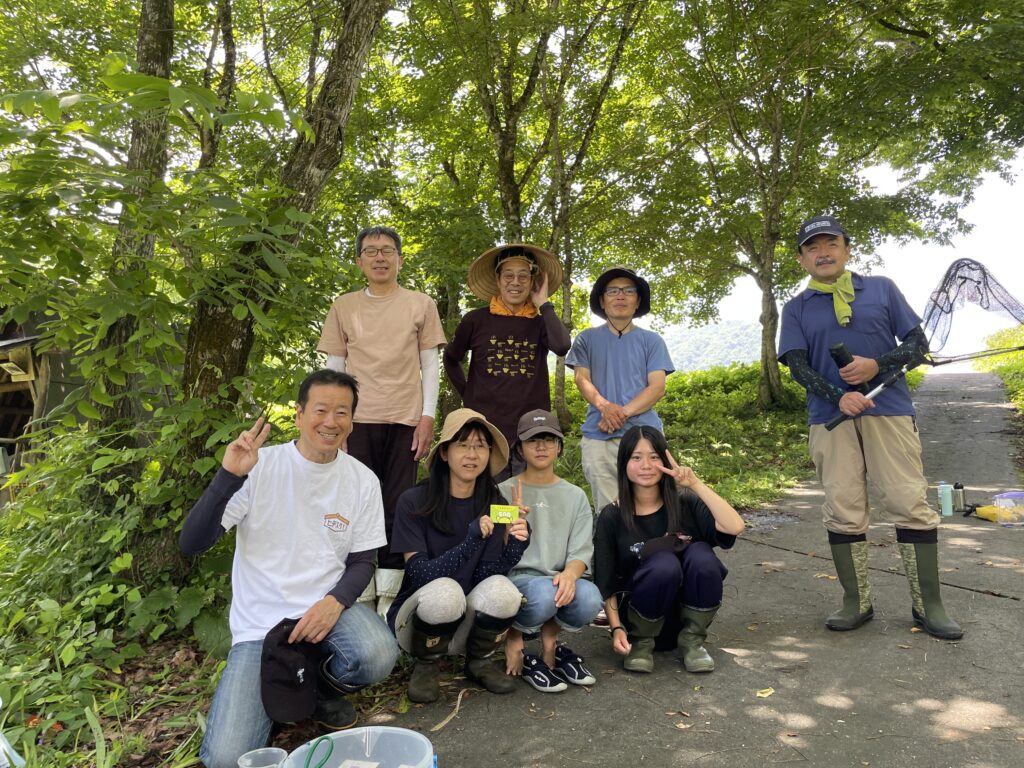 種蔵にホタル舞うせせらぎづくり！地元の小学生と一緒に溶岩パネル設置をしよう！