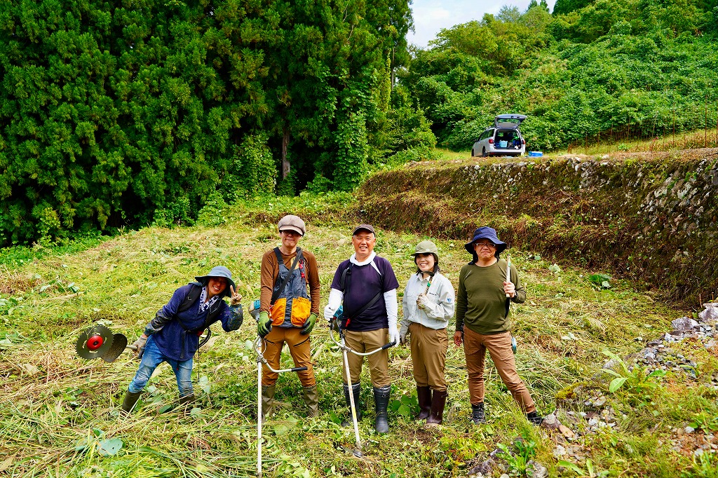日本の原風景『板倉と棚田の里 種蔵』を守ろう！ガチ棚田の草刈りのお手伝い！
