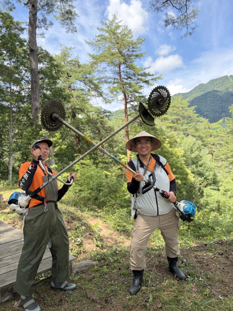 神岡の城跡「政元城址」の登山道整備のヒダスケ！を行いました。
